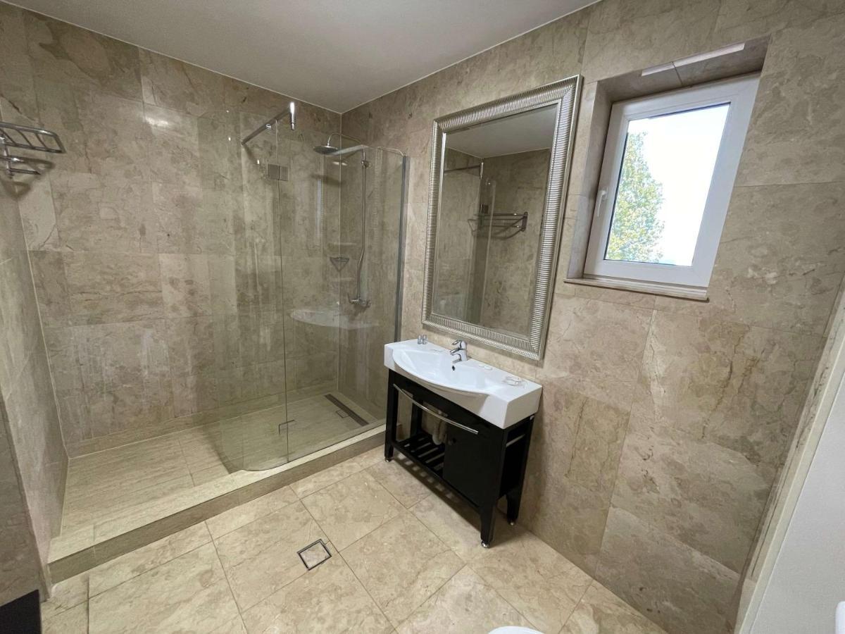 Vila Regal Mamaia Eksteriør billede